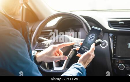 Roaming-freie Euro-Zone. SMS, telefonieren und Internet-Nutzung ohne Roaming-Gebühren in Euro-Zone. Konzept-Foto. Stockfoto