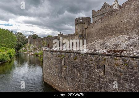 Burg Cahir (Caisleán na Cathrach) eine Festung aus dem 12. Jahrhundert am Fluss Suir, Cahir, County Tipperary Stockfoto