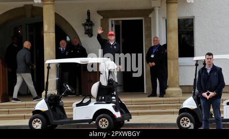 Turnberry, Ayrshire, Schottland, Großbritannien. 2. Mai 2023. Ex-Präsident Donald Trump bei Trump Turnberry, Ayrshire auf 020523 Credit: CDG/Alamy Live News Stockfoto