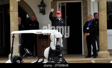 Turnberry, Ayrshire, Schottland, Großbritannien. 2. Mai 2023. Ex-Präsident Donald Trump bei Trump Turnberry, Ayrshire auf 020523 Credit: CDG/Alamy Live News Stockfoto