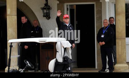 Turnberry, Ayrshire, Schottland, Großbritannien. 2. Mai 2023. Ex-Präsident Donald Trump bei Trump Turnberry, Ayrshire auf 020523 Credit: CDG/Alamy Live News Stockfoto