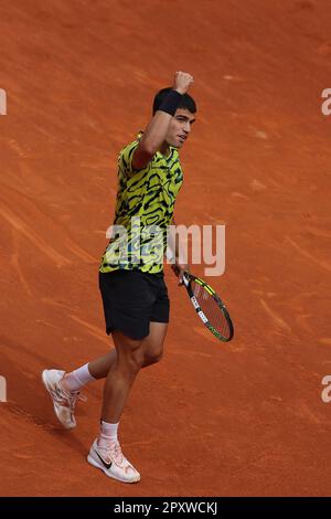 Carlos Alcaraz (Esp) gegen Alexander Zverev (Ger) bei den Mutua Madrid Open 2023, Masters 1000 Tennis Turnier am 2. Mai 2023 bei Caja Magica in Madrid, Spanien - Foto: Antoine Couvercelle/DPPI/LiveMedia Stockfoto