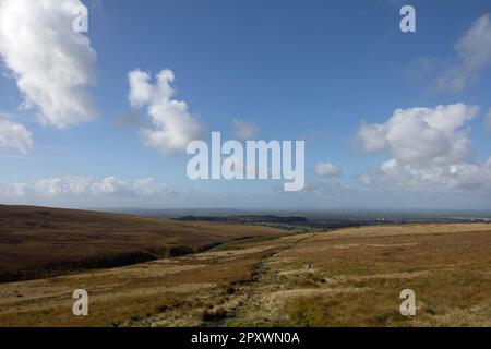 Der Fußweg zwischen White Coppice und Great Hill folgt dem Dean Black Brook The West Pennines Lancashire England Stockfoto