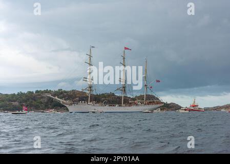 Lindesnes, Norwegen - August 07 2021: Seitenansicht des Segelübungsschiffs Statsraad Lehmkuhl. Stockfoto