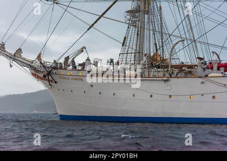 Lindesnes, Norwegen - August 07 2021: Seitenansicht des Segelübungsschiffs Statsraad Lehmkuhl. Stockfoto