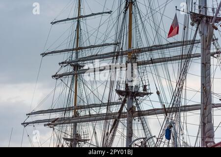 Lindesnes, Norwegen - August 07 2021: Angaben zur Ausrüstung des Segelübungsschiffs Statsraad Lehmkuhl. Stockfoto