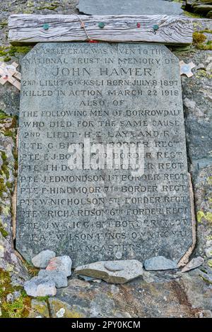 John Hamer Memorial auf Castle Crag, in der Nähe von Grange, Borrowdale, Lake District, Cumbria Stockfoto