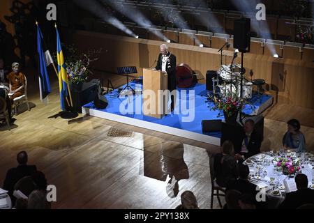 Der schwedische König Carl Gustaf hält eine Rede bei einem Staatsessen, das vom Präsidenten Estlands am 2. Mai 2023 in Viimsi Artium, Tallinn, Estland, ausgerichtet wurde Stockfoto