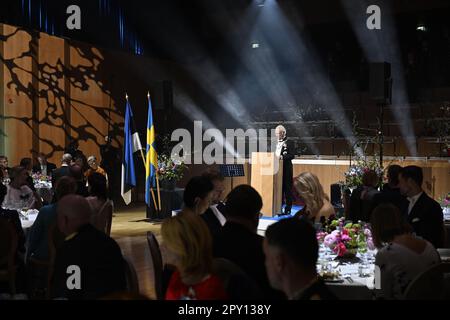 Der schwedische König Carl Gustaf hält eine Rede bei einem Staatsessen, das vom Präsidenten Estlands am 2. Mai 2023 in Viimsi Artium, Tallinn, Estland, ausgerichtet wurde Stockfoto