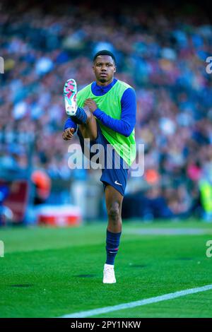 Barcelona, Spanien, 2, Mai 2023. Spanisch LaLiga: FC Barcelona gegen CA Osasuna. (10) Ansu Fati aufwärmen. Kredit: Joan G/Alamy Live News Stockfoto