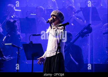 Glasgow, Großbritannien. 01. Mai 2023. Tim Booth of James Orchestral tritt am 1. Mai 2023 im Armadillo Glasgow auf. Gutschein: Glasgow Green at Winter Time/Alamy Live News Stockfoto