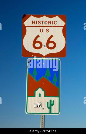 Schilder auf dem Byway, Route 66 Historic Back Country Byway, Arizona Stockfoto