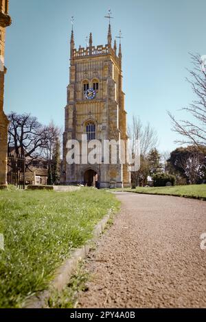 Ein Blick auf den Abbey Bell Tower, möglicherweise das größte und vollständigste Beispiel eines spätmittelalterlichen Glockenturms in England. Stockfoto