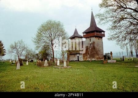 Hunedoara County, Rumänien, ca. 1981. Die christliche Kirche in Gurasada, ein historisches Denkmal aus dem 13. Jahrhundert. Stockfoto