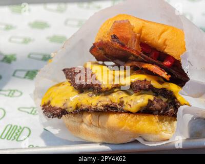 Nahaufnahme von Burger in Mexiko Stockfoto