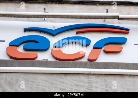 lyon , Aura France - 04 24 2023 : ECF-Logo-Marke und Textschilder Wandfassade französische Schule Fahrrad lernen Stockfoto