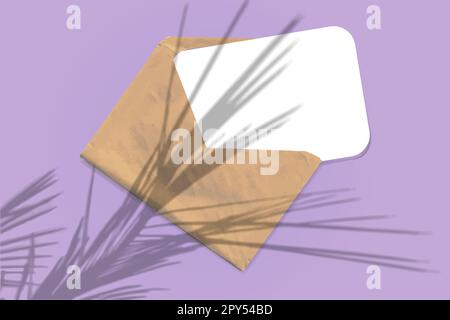 Ein Umschlag mit weißem Papier auf rosafarbenem Hintergrund. Modell mit einer Überlagerung von Pflanzenschatten. Natürliches Licht wirft Schatten vom Palmenzweig b ab Stock Vektor