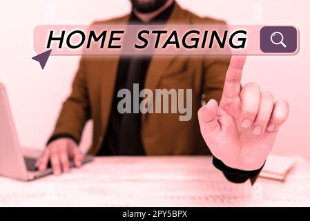 Signatur, die Home Staging anzeigt. Vorbereitung einer Privatwohnung für den Verkauf auf dem Immobilienmarkt Stockfoto