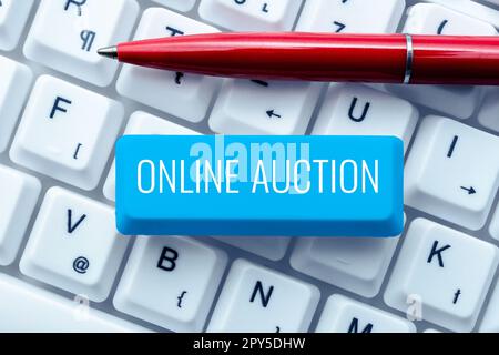 Text wird geschrieben Online Auction wird angezeigt. Wort für Prozess des Kaufs und Verkaufs von Waren oder Dienstleistungen online Stockfoto