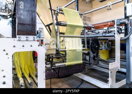 Mechanische Maschine für die Herstellung von Kunststoffbeuteln Stockfoto