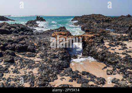 Kap Verde - Boa Vista, Arch Beach/Küste in Sal Rei Stockfoto