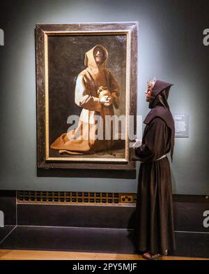 London, Großbritannien. 03. Mai 2023. Francisco de Zurbaran St. Francis in Meditation. Und Padre Emanuele Gelmi aus Santuary Porziuncola besucht die Ausstellung von Assisi, vom 6. Mai bis 30. Juli 2023. Gutschein: Paul Quezada-Neiman/Alamy Live News . Hinweis: Die Bilder dürfen nicht für soziale Medien verwendet werden und nur für redaktionelle Pressemitteilungen im Zusammenhang mit der angegebenen Ausstellung verwendet werden. Stockfoto