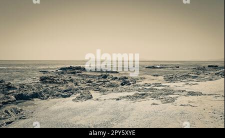 Robben Island vom Sea Point Kapstadt aus gesehen, Südafrika. Stockfoto