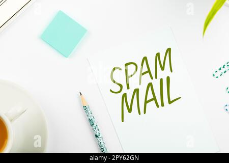 Konzeptionelle Anzeige von Spam-Mails. Konzeptionelle, fotoaufdringliche Werbung unangemessene Nachrichten, die im Internet versendet werden Stockfoto