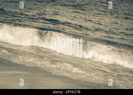 Flamengo Beach blaue Wasserwellen Rio de Janeiro Brasilien. Stockfoto