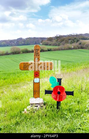 Überqueren Sie die Stelle, an der F/LT George Edward Bowes Stoney während des Zweiten Weltkriegs abgeschossen wurde, in der Nähe von Chilham, Kent, England Stockfoto