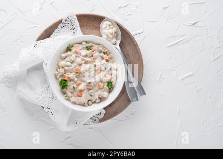 Russischer Salat, französischer Salat Stockfoto