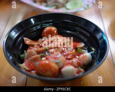 Yentafo Noodles Red Sauce Noodle Suppe, Thailand Street Food Stockfoto