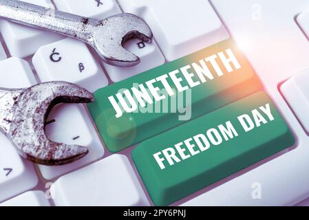 Handschriftlicher Text Juneteenth Freedom Day. Ein Wort, das in den Vereinigten Staaten zum Gedenken an das Ende der Sklaverei geschrieben wurde Stockfoto