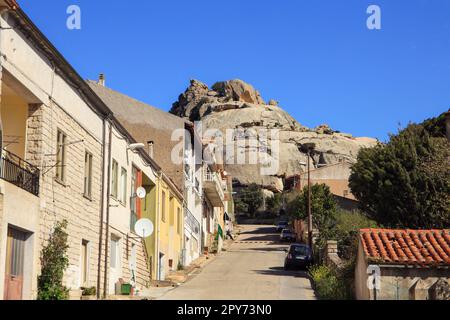 Die Gemeinde Aggius auf dem Mondtal, Sardinien Stockfoto