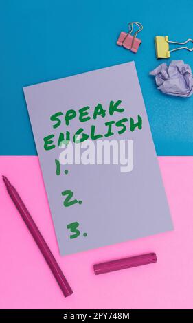 Textunterschrift mit englischen Sprachkenntnissen. Business Concept Study Another Foreign Language Online Verbal Courses Stockfoto