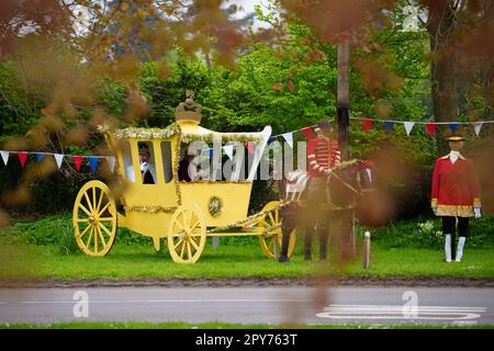 Vor der bevorstehenden Krönung von König Karl III. Wird am 28. April 2023 in Cheshire, Großbritannien, eine Straßenausstellung gesehen. Kredit: Jon Super/Alamy Live News. Stockfoto