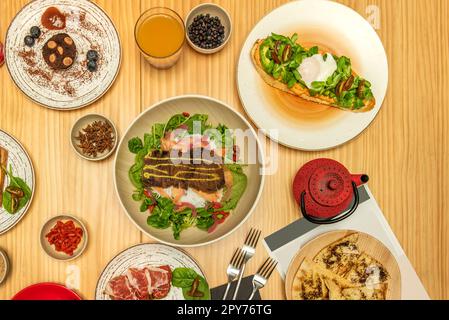 Eine Auswahl gesunder Gourmetgerichte für Brunch oder Frühstück Stockfoto