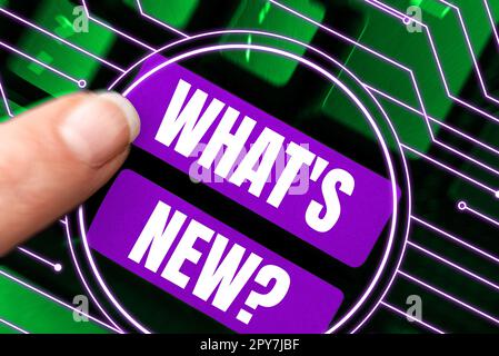 Schild mit den Neuerungen. Internet-Konzept Fragen nach neuesten Updates Trends Happening News Stockfoto
