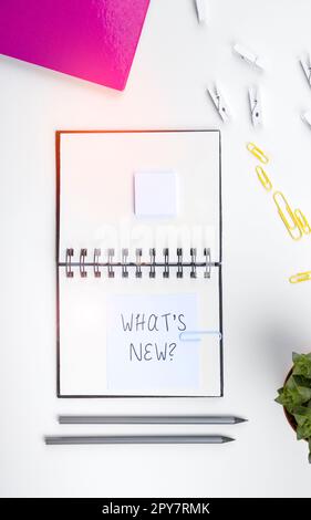 Handschrift Text Neue Funktionen. Wort für Fragen zu aktuellen Updates Trends Happening News Stockfoto