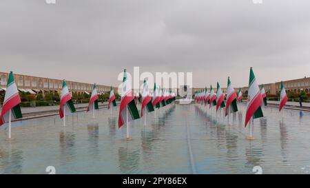 Der Ali Qapu Palast am Naqsh-e Jahan Platz in Isfahan, Iran, aus der Vogelperspektive Stockfoto