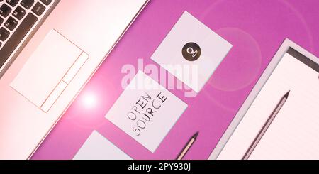 Textunterschrift für Open Source. Geschäftsidee, die Software angibt, deren ursprünglicher Quellcode frei verfügbar ist Stockfoto