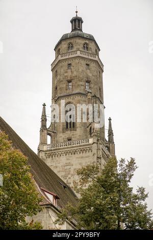 Blick auf Daniel Turm der Turm der St. Georges Church in Nordlingen Stockfoto