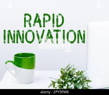 Textunterschrift für schnelle Innovationen. Geschäftsidee, die charakteristisch für eine Website ist, die Suchmaschinenalgorithmen verwendet Stockfoto