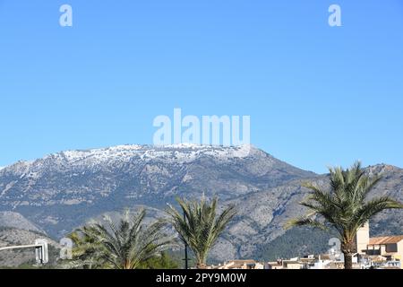 Sehr seltener Schnee in den Bergen von Guadalest, Provinz Alicante, Costa Blanca, Spanien Stockfoto