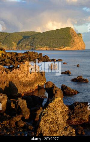 Blick auf Monte Brasil von Sao Mateus de Calheta, Terceira, Azoren, PortugalView nach Monte Brasil von Sao Mateus de Calheta, Terceira, Azoren, Portugal Stockfoto