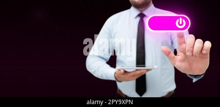 Mann, Der Das Tablet In Der Hand Hält Und Das Sicherheitssystem Mit Dem Finger Berührt. Erwachsener: Digital Touch Business Computer System. Geschäftsmann Im Stehen Stockfoto