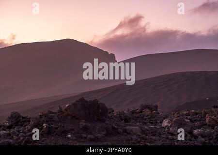 Vulkanische Landschaften im Timanfaya-Nationalpark, Lanzarote, Kanarische Inseln, Spanien Stockfoto