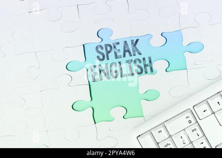 Die vorgestellte Textunterschrift spricht Englisch. Internet Concept Study eine andere Fremdsprache Online verbale Kurse Stockfoto