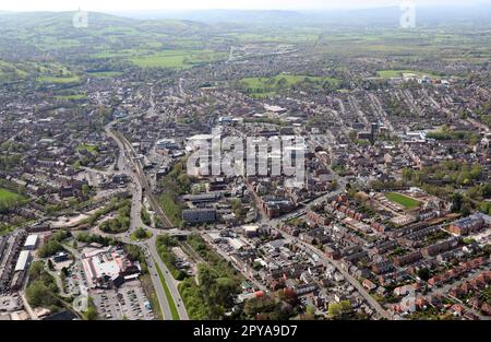 Blick aus der Vogelperspektive auf das Stadtzentrum von Macclesfield vom Norden aus nach Süden, Cheshire Stockfoto