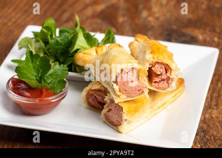 frankfurter in Blätterteig Stockfoto